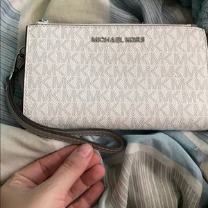 MK Jet Set Double Zip Wristlet